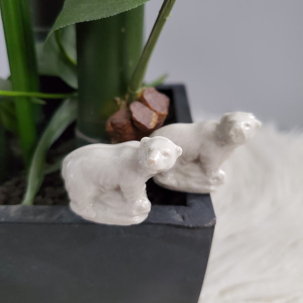 Wade Red Rose Tea Collectible Ceramic Polar Bear Figurine Set